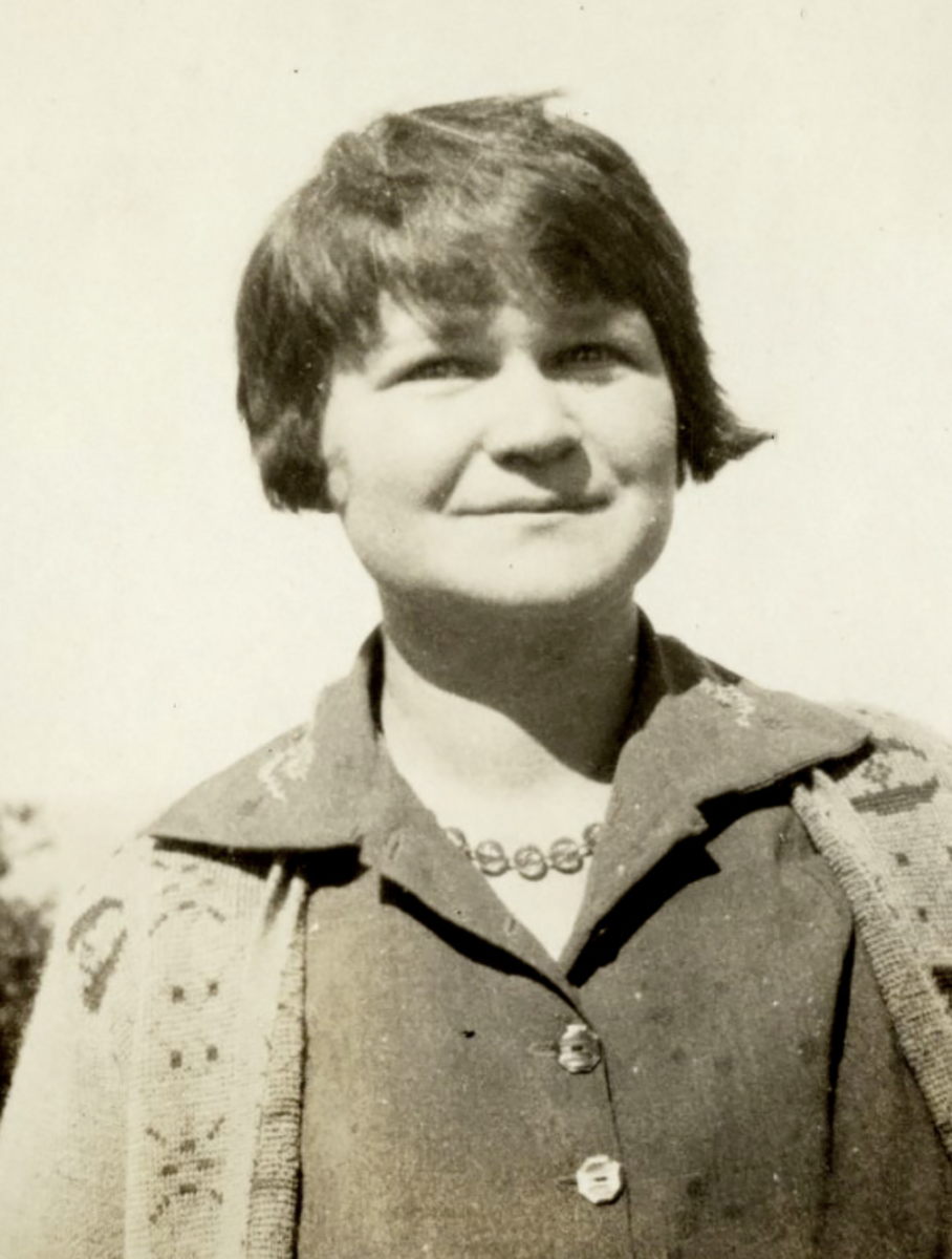Phyllis Hayford ca. 1927 at Lick Observatory (© Regents of the University of California. Courtesy Special Collections, University Library, University of California Santa Cruz. Lick Observatory Photographs)